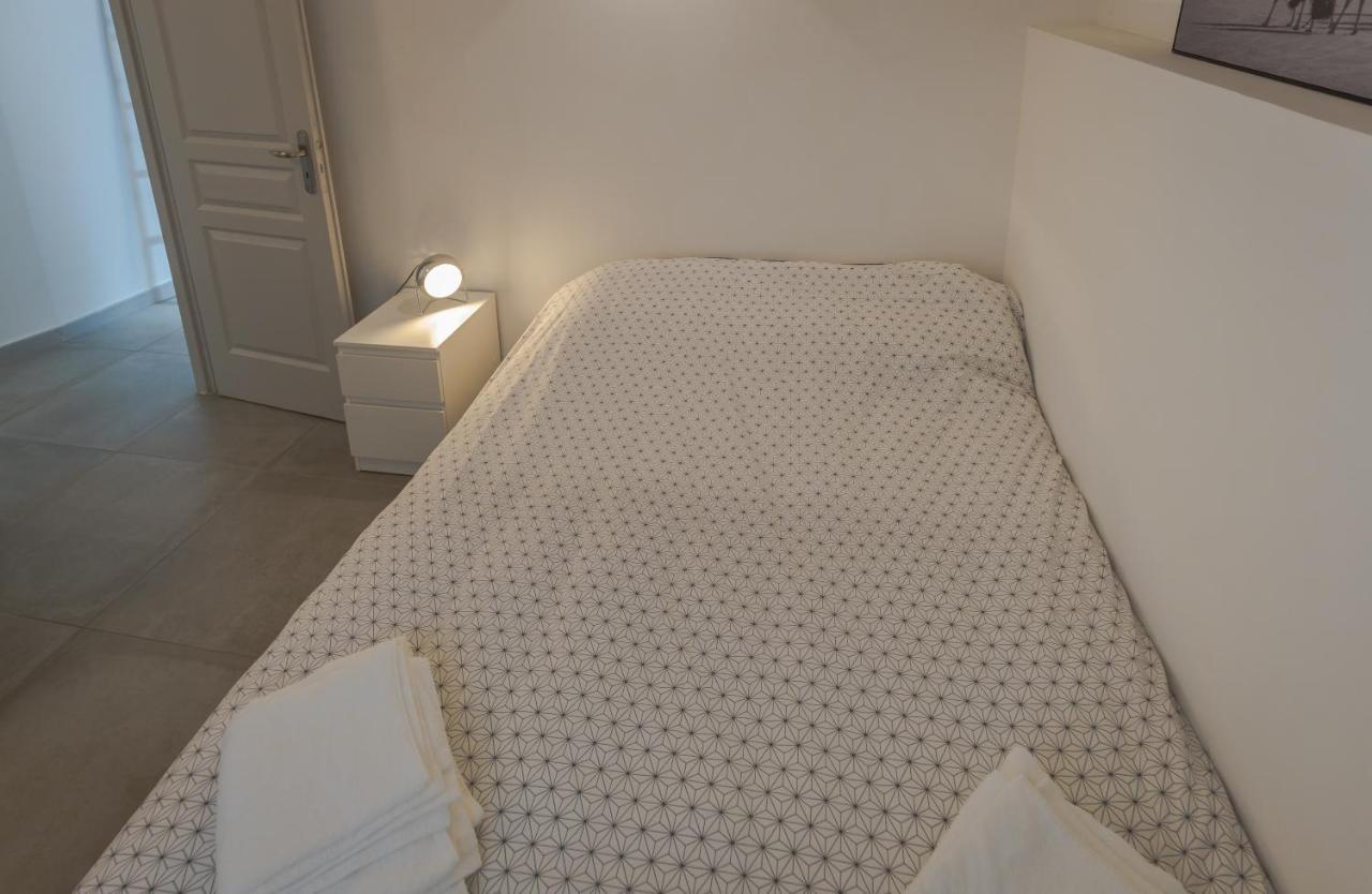 Appartement Terrasse Climatise Calme En Centre-Ville LʼIsle-sur-la-Sorgue Exterior foto